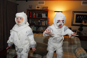 toilet paper mummy halloween costume